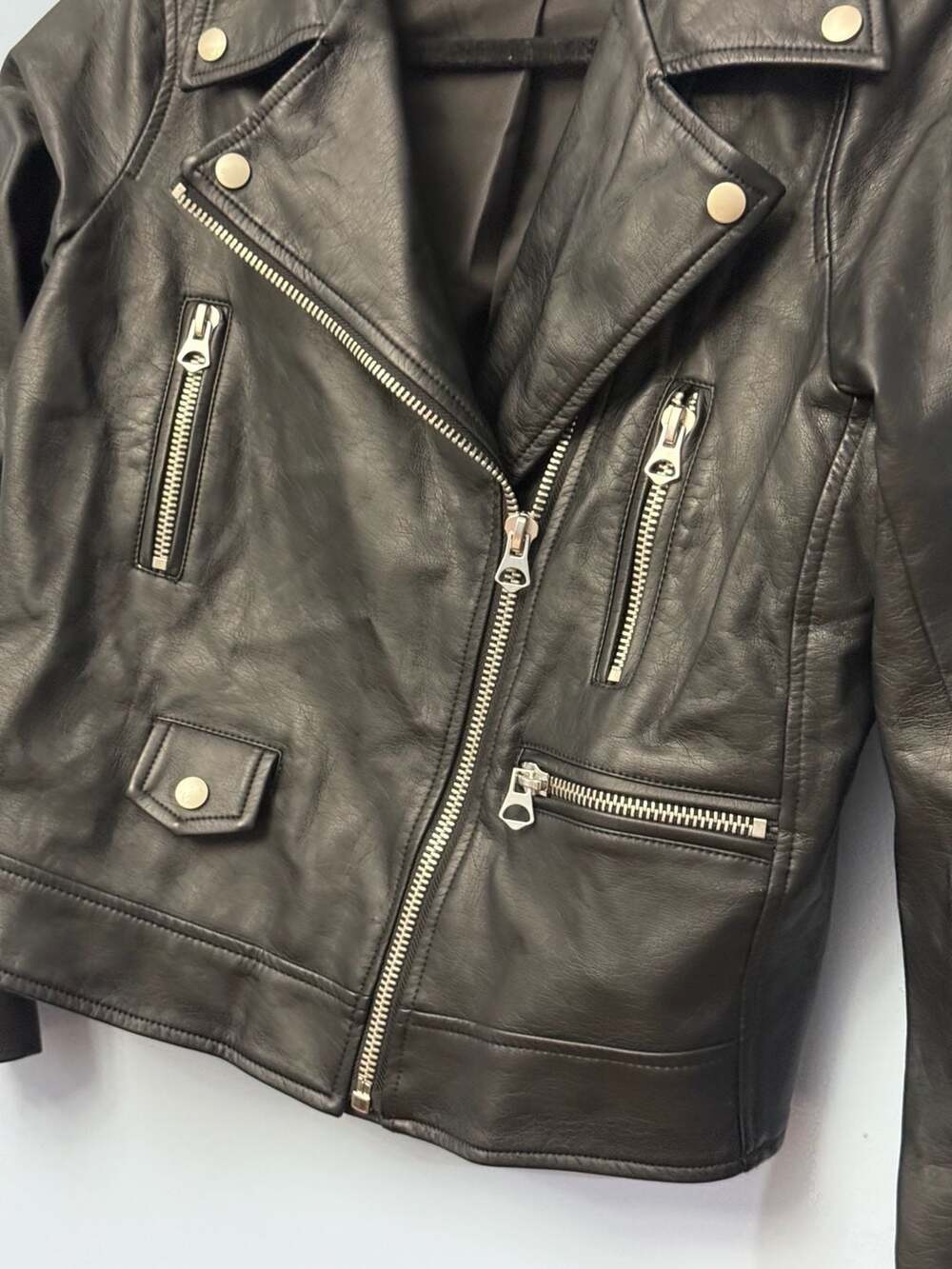 Jackets & Coats - Picture 2 of 10